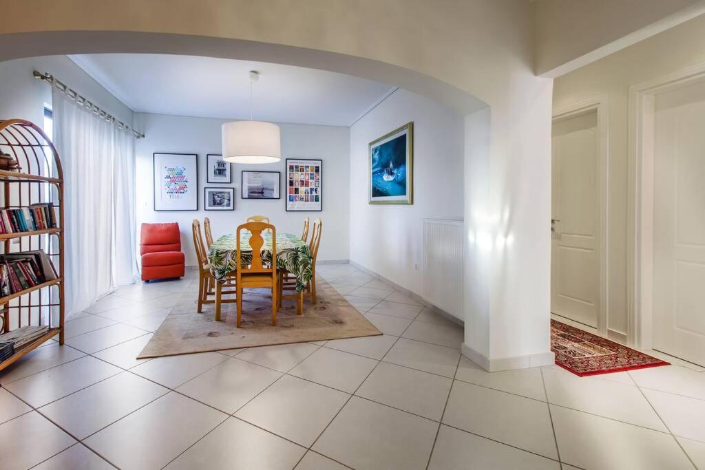 Spacious Apartment In Glyfada Close To The Sea Atenas Exterior foto