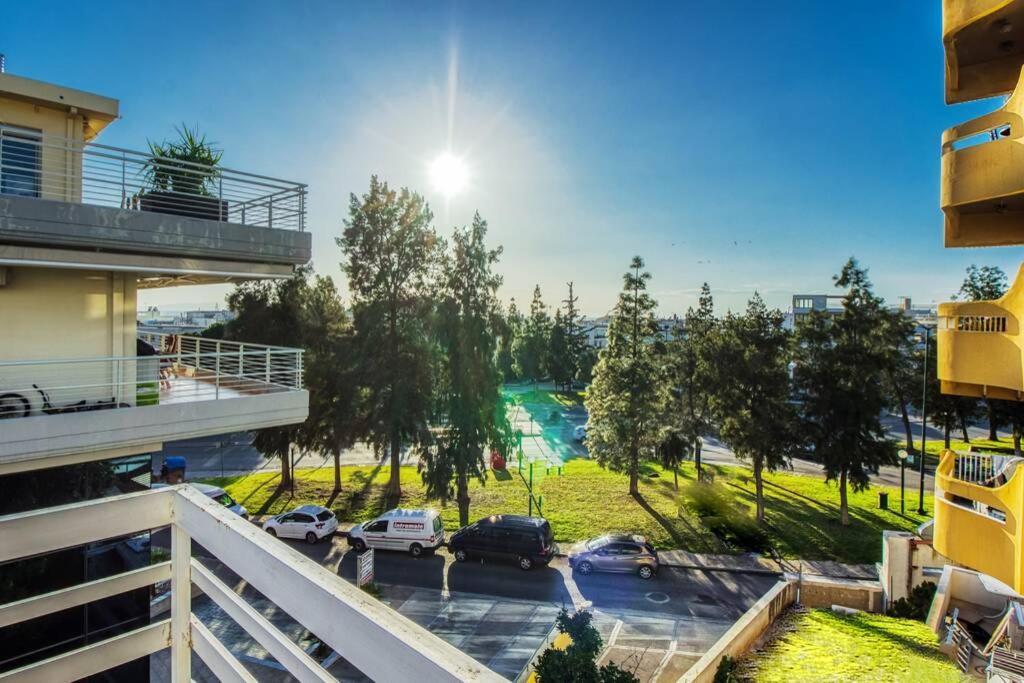 Spacious Apartment In Glyfada Close To The Sea Atenas Exterior foto