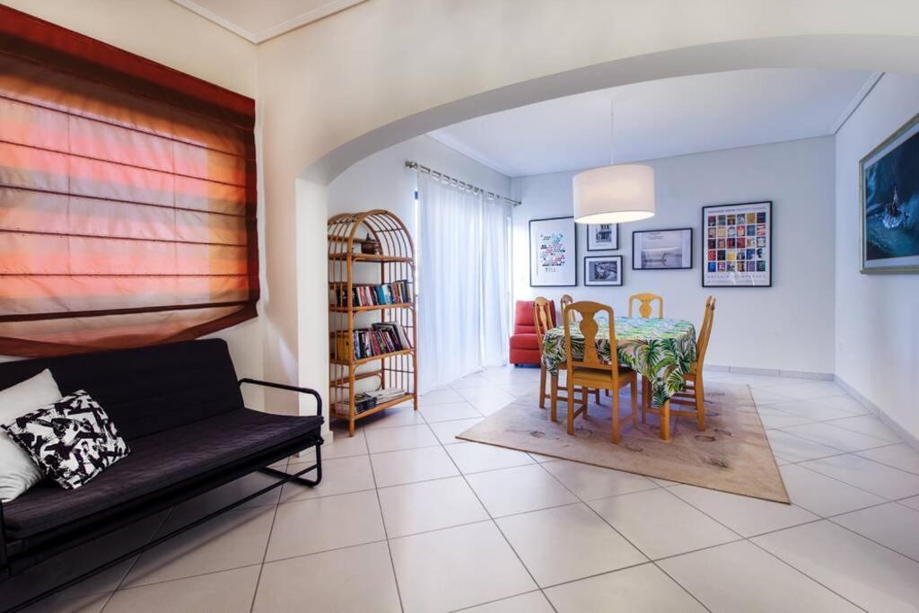 Spacious Apartment In Glyfada Close To The Sea Atenas Exterior foto